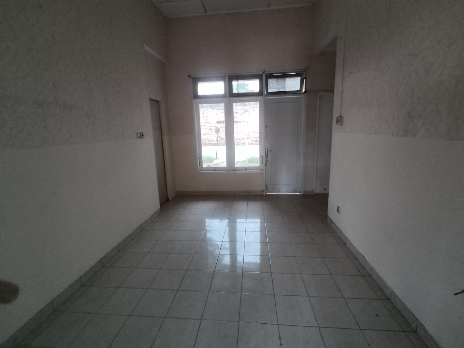 Rumah Disewakan di Jl Beruang Jababeka 